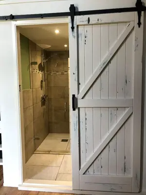 Salle de bains dans l'établissement Gîte La Sarrée