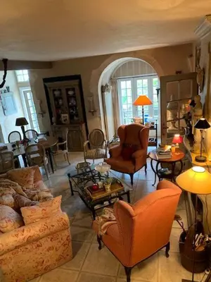 Coin salon dans l'établissement Le Prieuré de l'Auxois