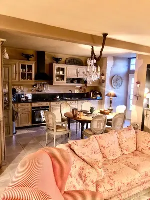 Cuisine ou kitchenette dans l'établissement Le Prieuré de l'Auxois