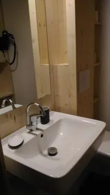 Salle de bains dans l'établissement Lons appartement T1 centre ville