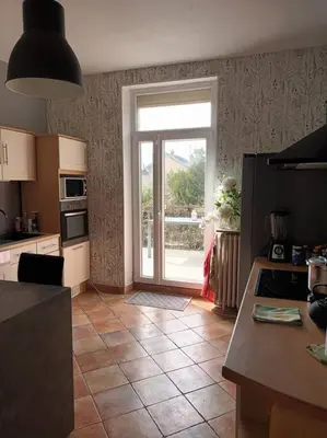 Cuisine ou kitchenette dans l'établissement Villa et visite du vignoble et Piscine