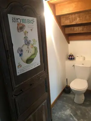 Salle de bains dans l'établissement Maison Millot
