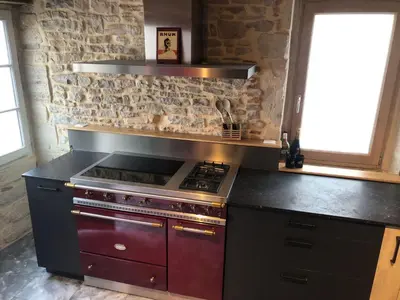 Cuisine ou kitchenette dans l'établissement Maison Millot
