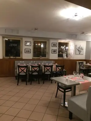 Restaurant ou autre lieu de restauration dans l'établissement Sarl Macarena