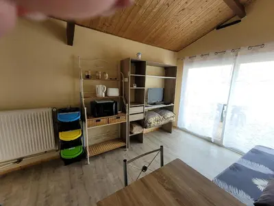 Cuisine ou kitchenette dans l'établissement studio au bord du canal