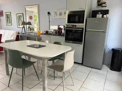 Cuisine ou kitchenette dans l'établissement Gîte de l’eau de l’ange