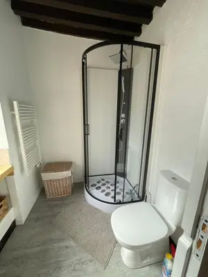 Salle de bains dans l'établissement Gîte La Bancale