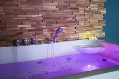 Salle de bains dans l'établissement Rose & Blue Spa proche Chalon S/Saône et Beaune