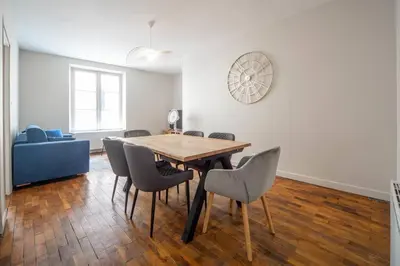 Coin salon dans l'établissement Appartement centre-ville 6 personnes