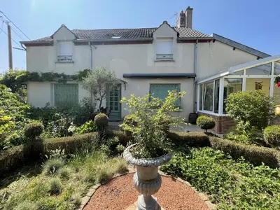 Jardin de l'établissement La Maison d'Andrée - chambres et table d'hôtes