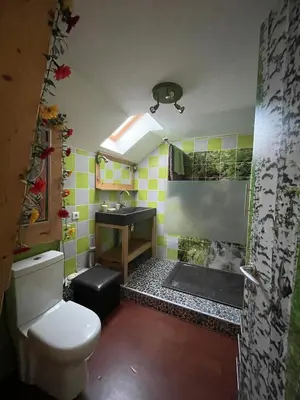 Salle de bains dans l'établissement La Maison d'Andrée - chambres et table d'hôtes