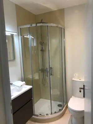 Salle de bains dans l'établissement Charmant appartement centre ville avec cour