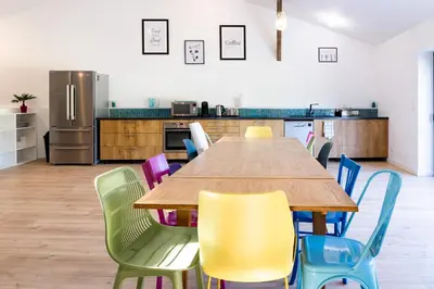 Cuisine ou kitchenette dans l'établissement Ancien cuvage rénové au cœur du vignoble