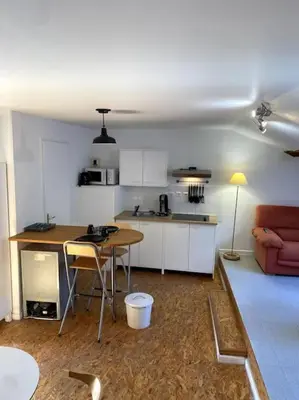 Cuisine ou kitchenette dans l'établissement Studio Orgelet-Lac de Vouglans