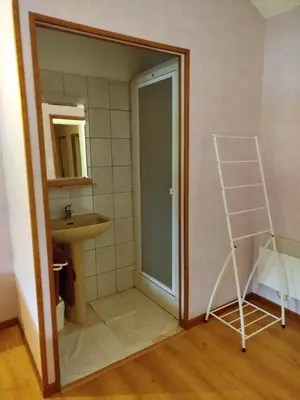 Salle de bains dans l'établissement Le champ Vert