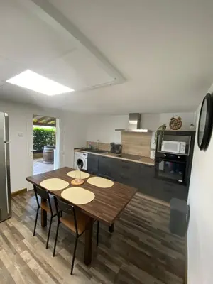 Cuisine ou kitchenette dans l'établissement Les Pichies, T2 Marie-Line, Digoin.