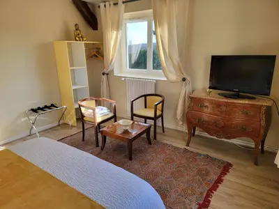 Télévision ou salle de divertissement dans l'établissement Domaine Bassy