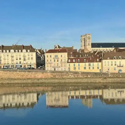 Appartement avec magnifique vue sur la Saône et son balcon