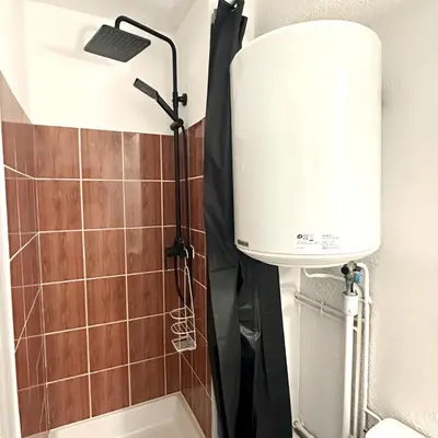 Salle de bains dans l'établissement Studio Paisible Cœur de Paray-Le-Monial app 303