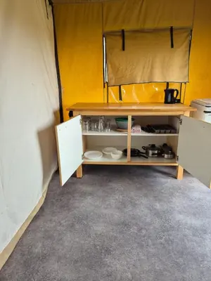Cuisine ou kitchenette dans l'établissement La Bedure