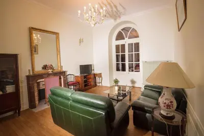 Coin salon dans l'établissement Grand Appartement a Maison sculptée