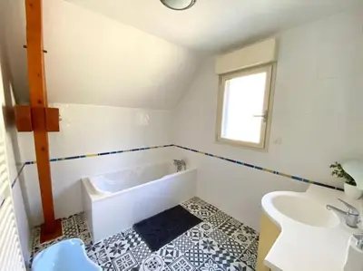 Salle de bains dans l'établissement Villa avec piscine d'intérieur “ Losalia “
