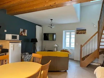 Télévision ou salle de divertissement dans l'établissement Gite des laitières en bourgogne
