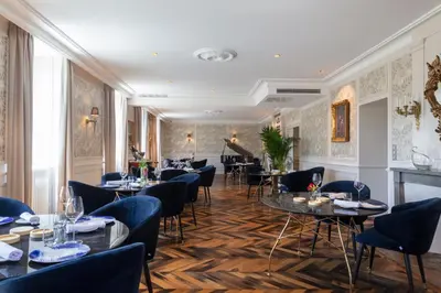 Coin salon dans l'établissement Le Clos Alice - Hôtel et Spa, Arbois