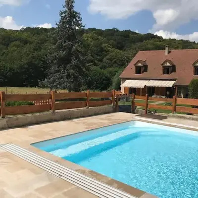 La Bétamotte: Maison entière avec piscine dans le parc du Morvan