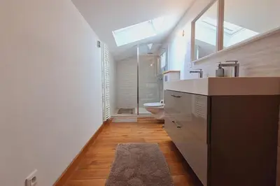 Salle de bains dans l'établissement COSY BURGUNDY