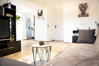 Cuisine ou kitchenette dans l'établissement La Menorah