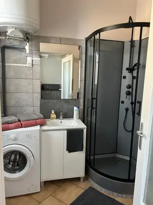 Salle de bains dans l'établissement Charmant appartement en rez-de chaussée
