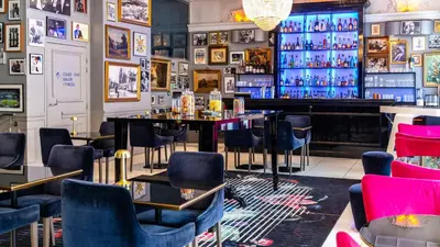 Coin salon dans l'établissement Vertigo Hotel, By Marriott, a Member of Design Hotels