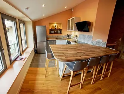 Cuisine ou kitchenette dans l'établissement Très belle demeure Roche de Solutré - 15 personnes