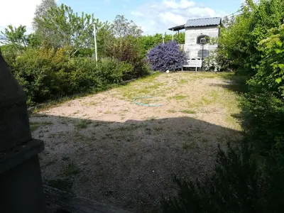 Jardin de l'établissement Notre nid d'amour - jacuzzi, piscine, billard, bar extérieur, terrain de boules