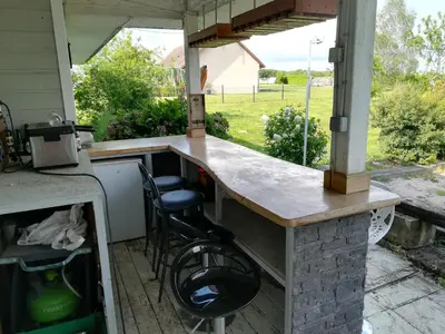 Jardin de l'établissement Notre nid d'amour - jacuzzi, piscine, billard, bar extérieur, terrain de boules