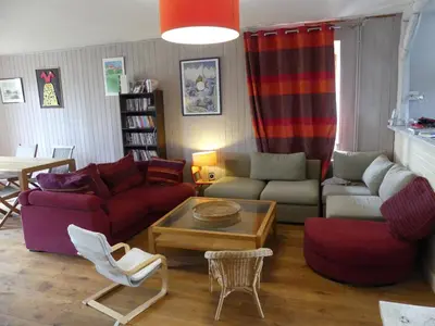 Coin salon dans l'établissement VIC-de-CHASSENAY