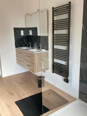 Salle de bains dans l'établissement Maison Valette