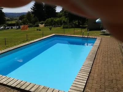 Piscine de l'établissement Yourte et nature ou située à proximité