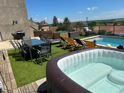 Piscine de l'établissement La maison du chêne ou située à proximité