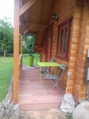 Terrasse ou espace extérieur de l'établissement Le petit chalet jurassien