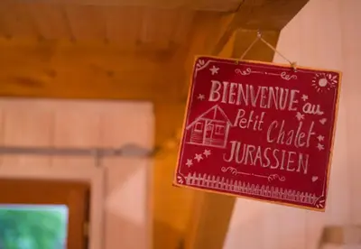 Certificat, récompense, panneau ou autre document affiché dans l'établissement Le petit chalet jurassien