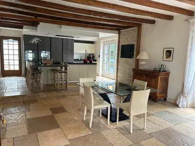 Cuisine ou kitchenette dans l'établissement Maison coup de cœur