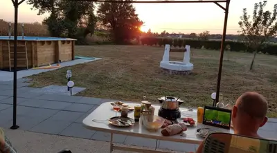 Lever ou coucher de soleil vu de la maison de vacances ou à proximité