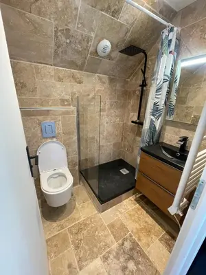 Salle de bains dans l'établissement Le Clos des Cadots - Suites équipées