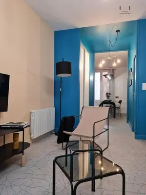 Télévision ou salle de divertissement dans l'établissement Art déco