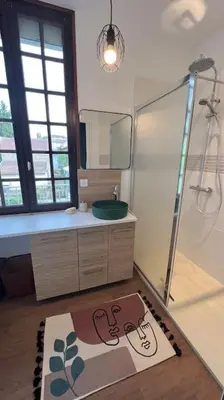 Salle de bains dans l'établissement Tous au jardin
