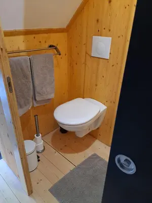 Salle de bains dans l'établissement Studio meublé proche conseil départemental du Jura