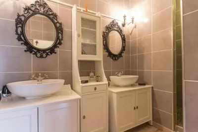 Salle de bains dans l'établissement Les Trois Faisans