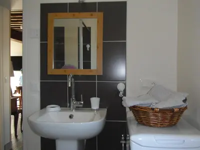 Salle de bains dans l'établissement L'Encre